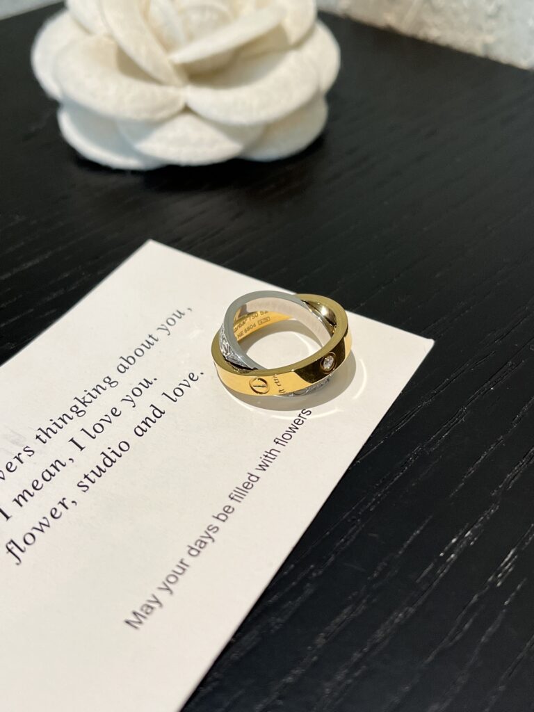 Designer J157 Ring editorial product context 1