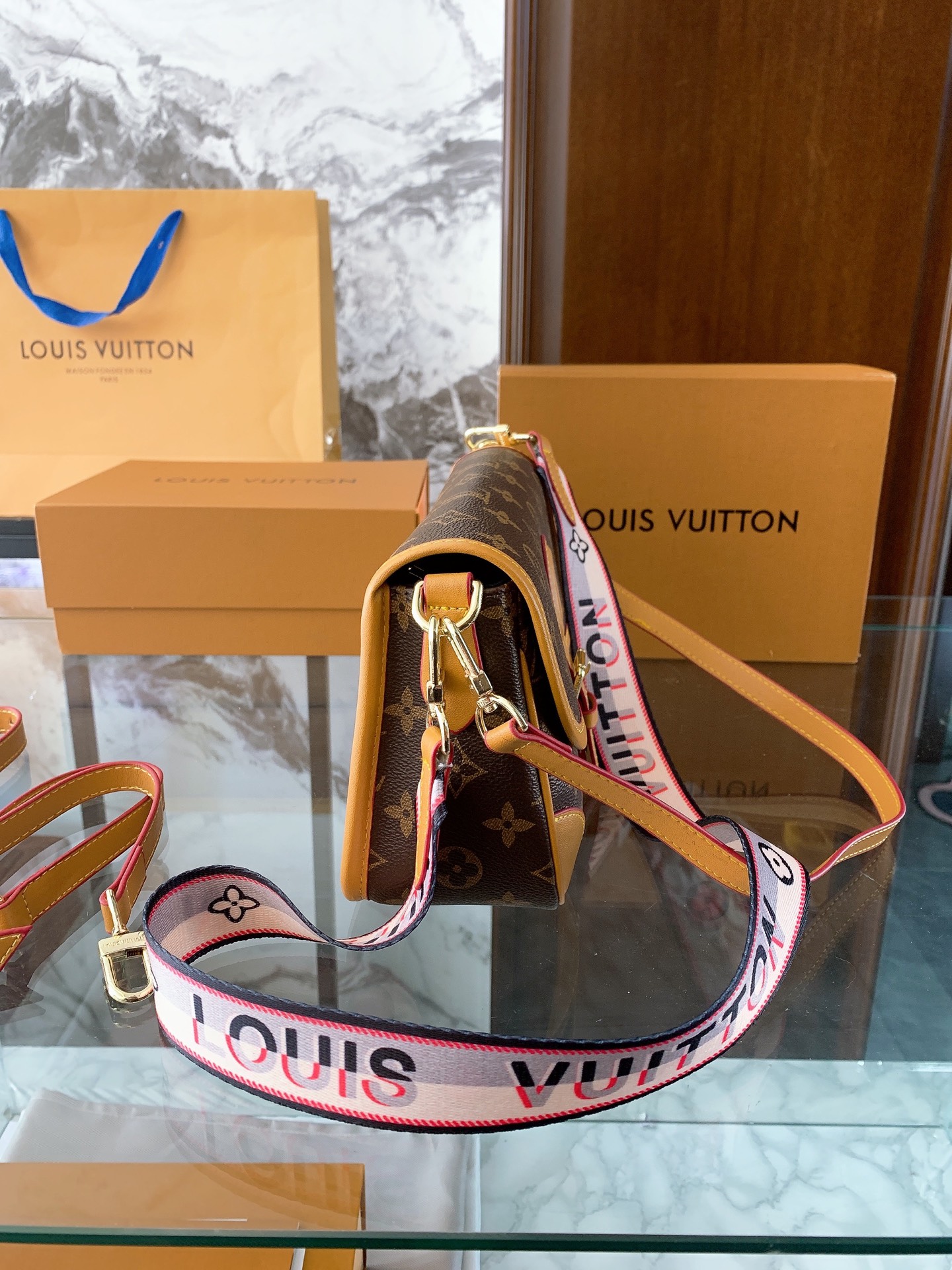 Louis Vuitton P90 Diane yyds 25 15 Large Bags