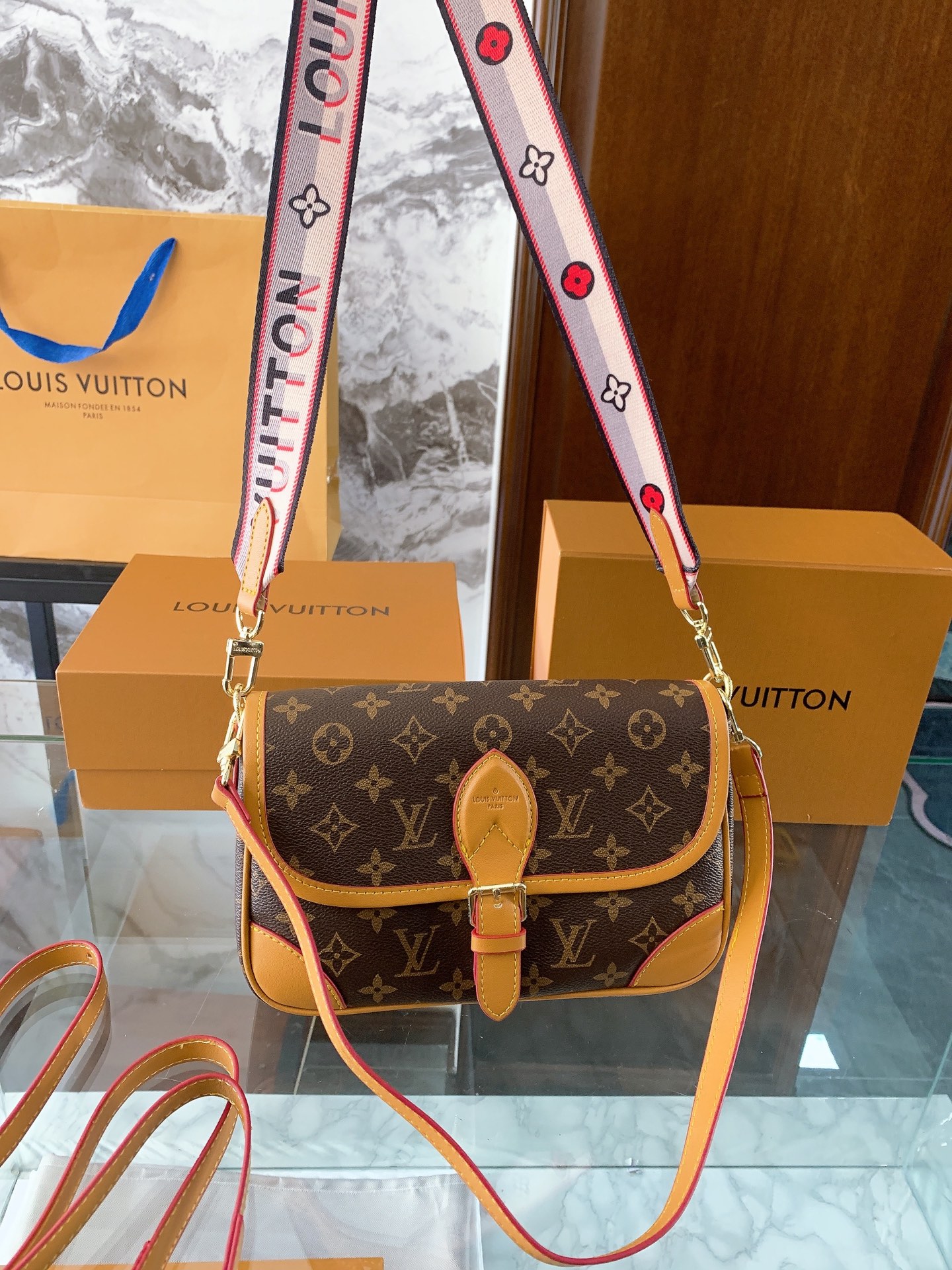 Louis Vuitton P90 Diane yyds 25 15 Large Bags