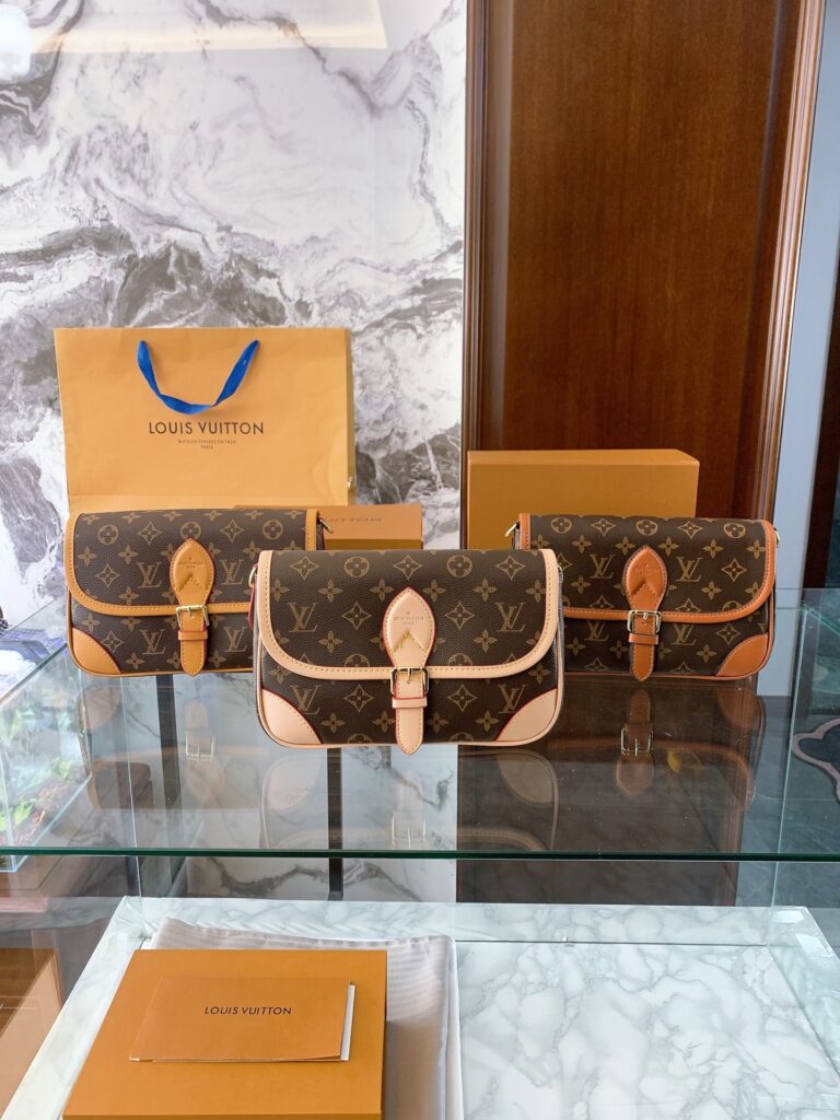 Louis Vuitton Diane Yyds Large Bag editorial product context 1