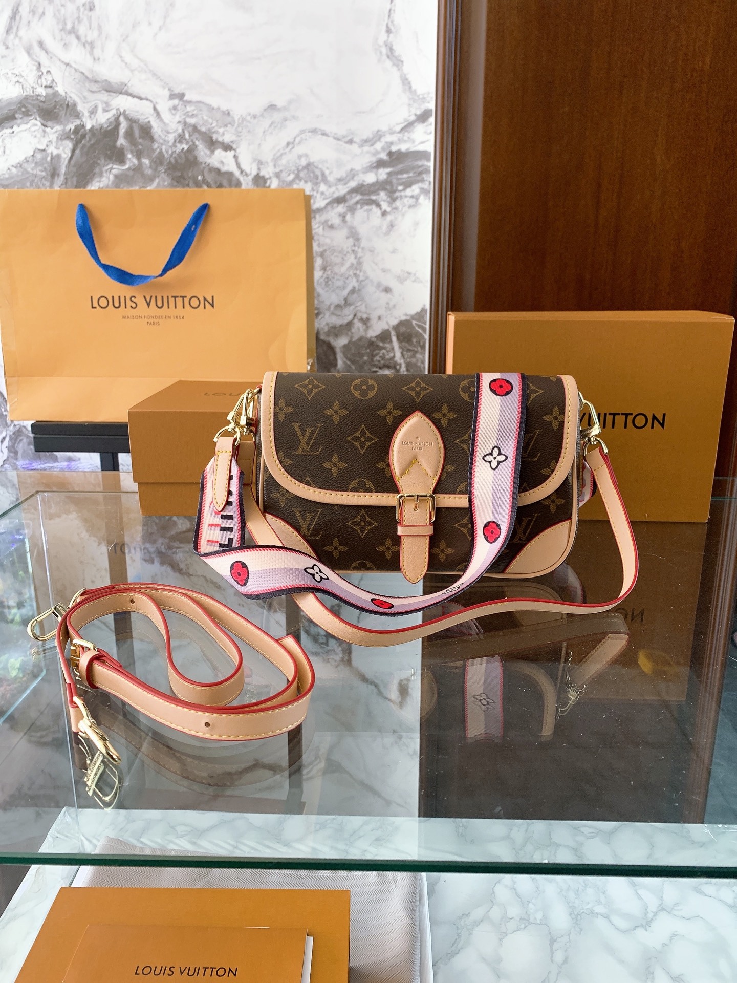 Louis Vuitton P90 Diane yyds 25 15 Large Bags
