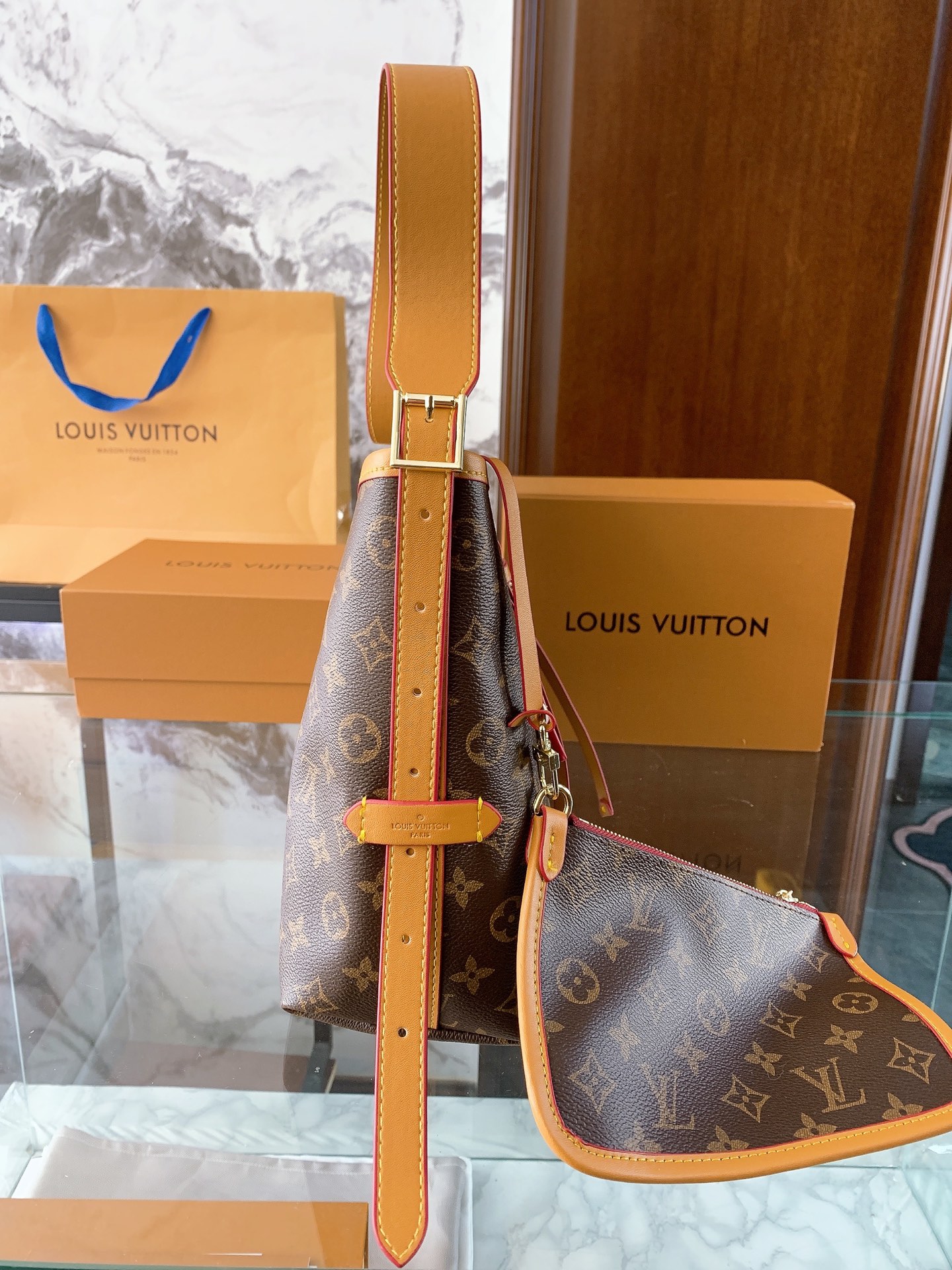 Louis Vuitton p100 90 85 Carryall 40 30 Crossbody Bag