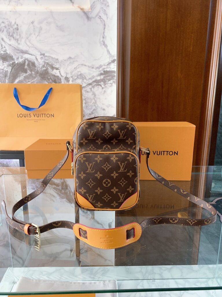 Louis Vuitton P85 16 10 22 Bag editorial product context 1