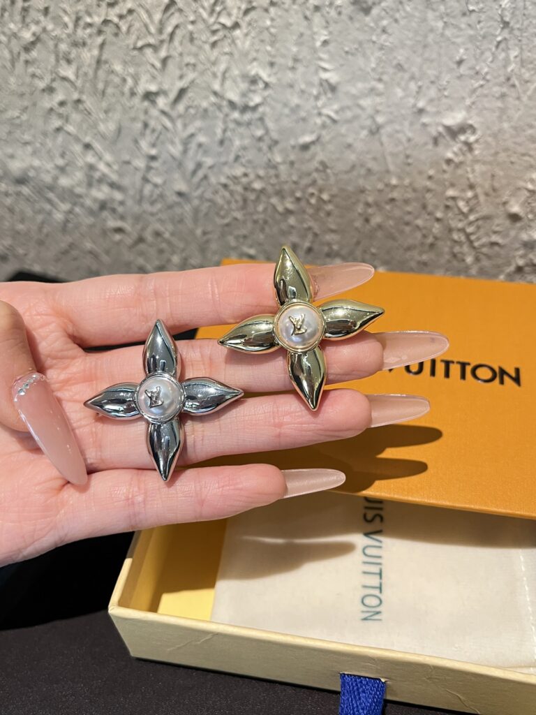 Designer D200 Brooch editorial product context 1