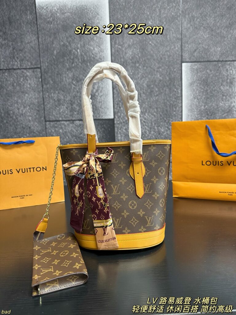Louis Vuitton Bucket Bag 23 x 25 cm editorial product context 2