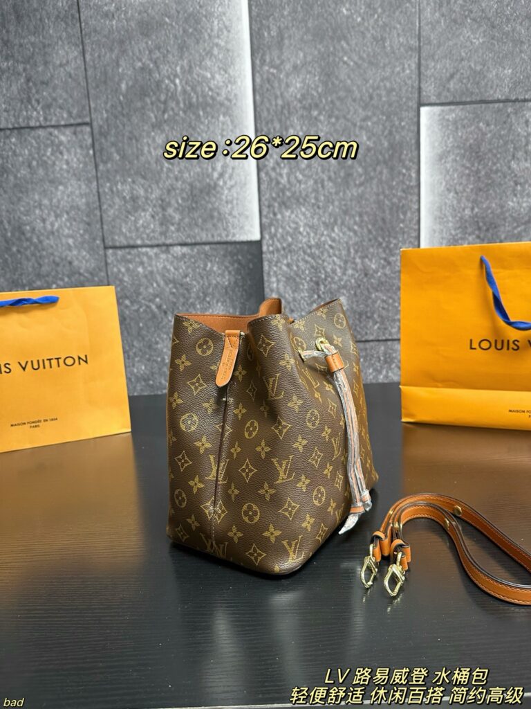 Louis Vuitton Monogram Empreinte Girl Black Crossbody Bag 26 x 25 cm editorial product context 3
