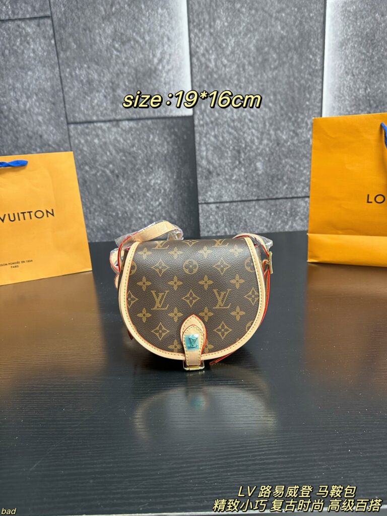 Louis Vuitton Tambourin Bag 19 x 16 cm editorial product context 2