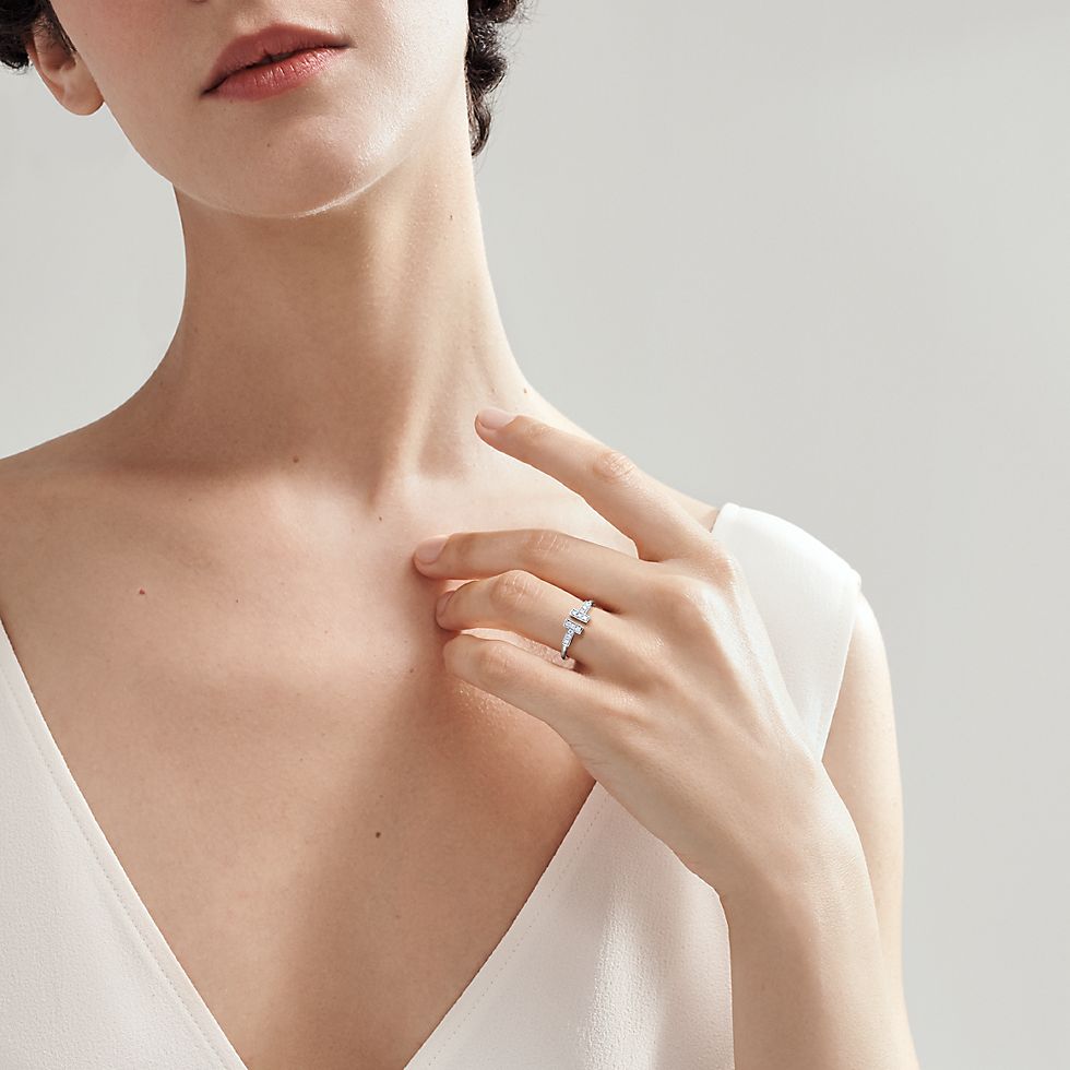 Luxury J161 CNC Ring