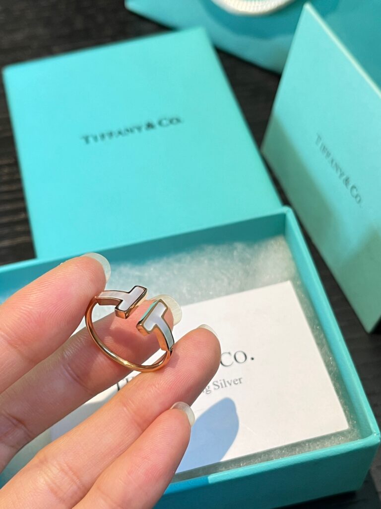 Designer J162 Ring editorial product context 3