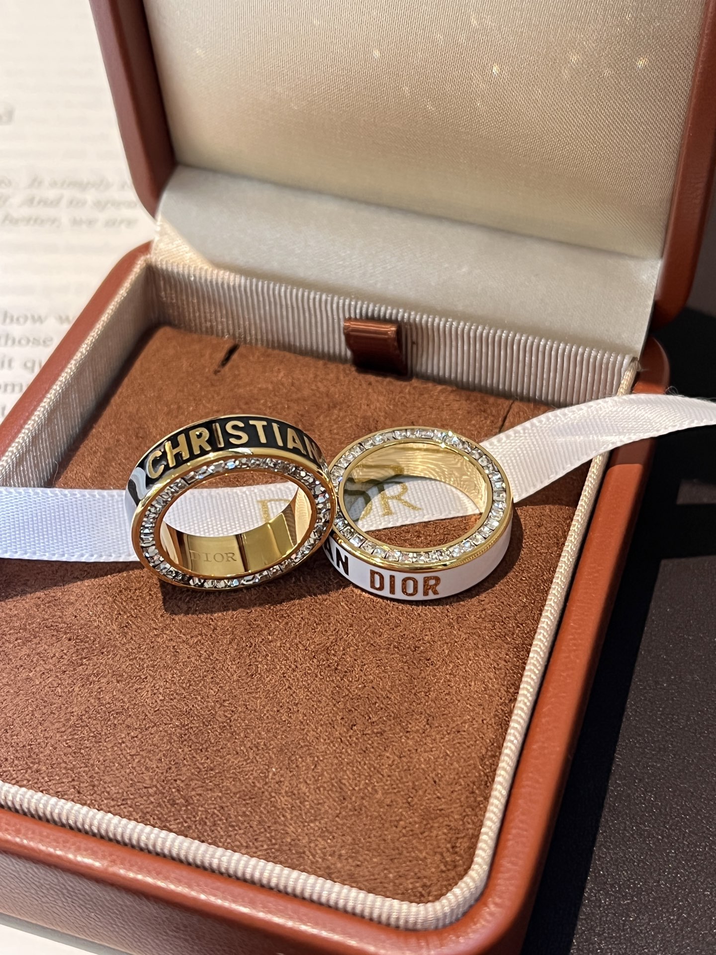 Designer Luxury J165 Ring
