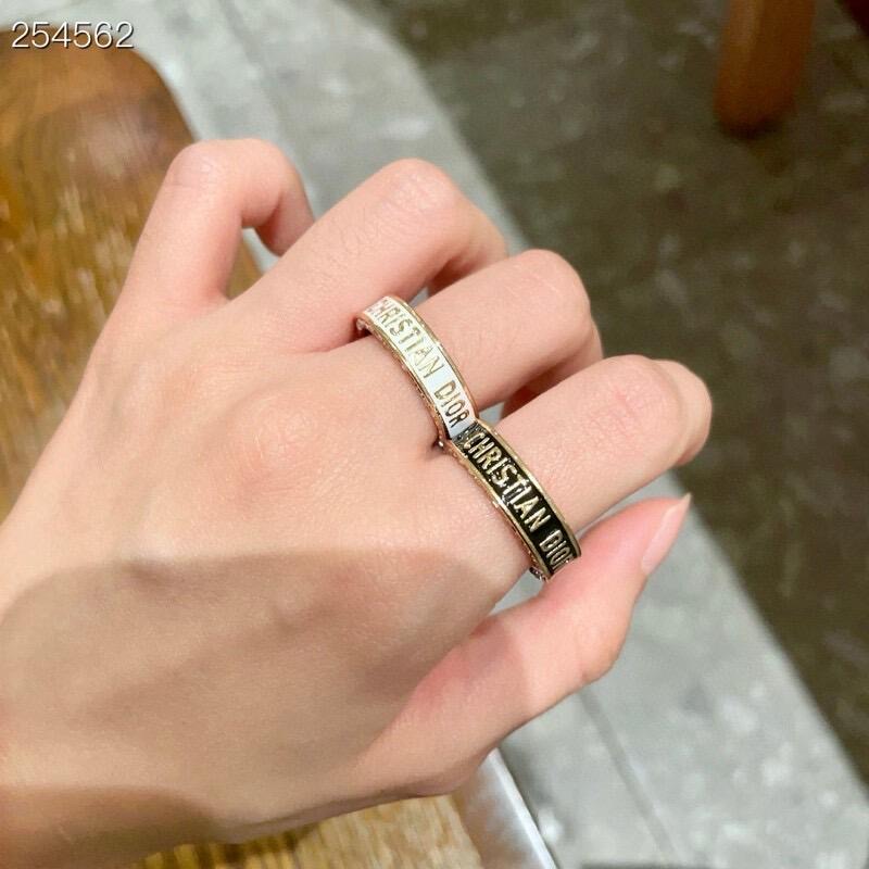 Designer Luxury J165 Ring