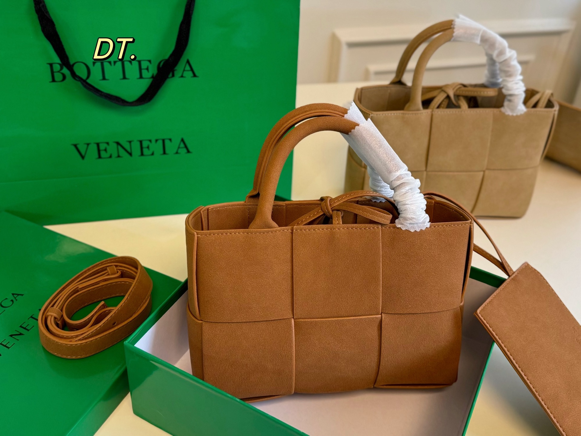 Bottega Veneta P135 size 24 17 cassettes Tote Bag
