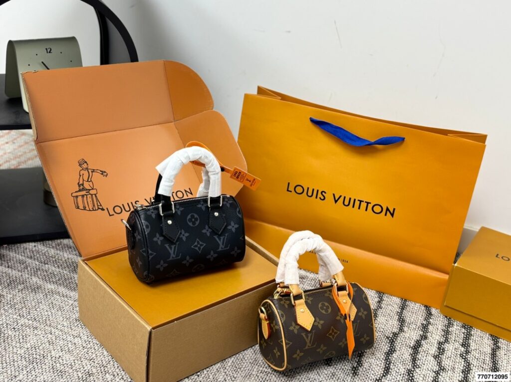 Louis Vuitton Mini Bag 16 x 10 cm editorial product context 1