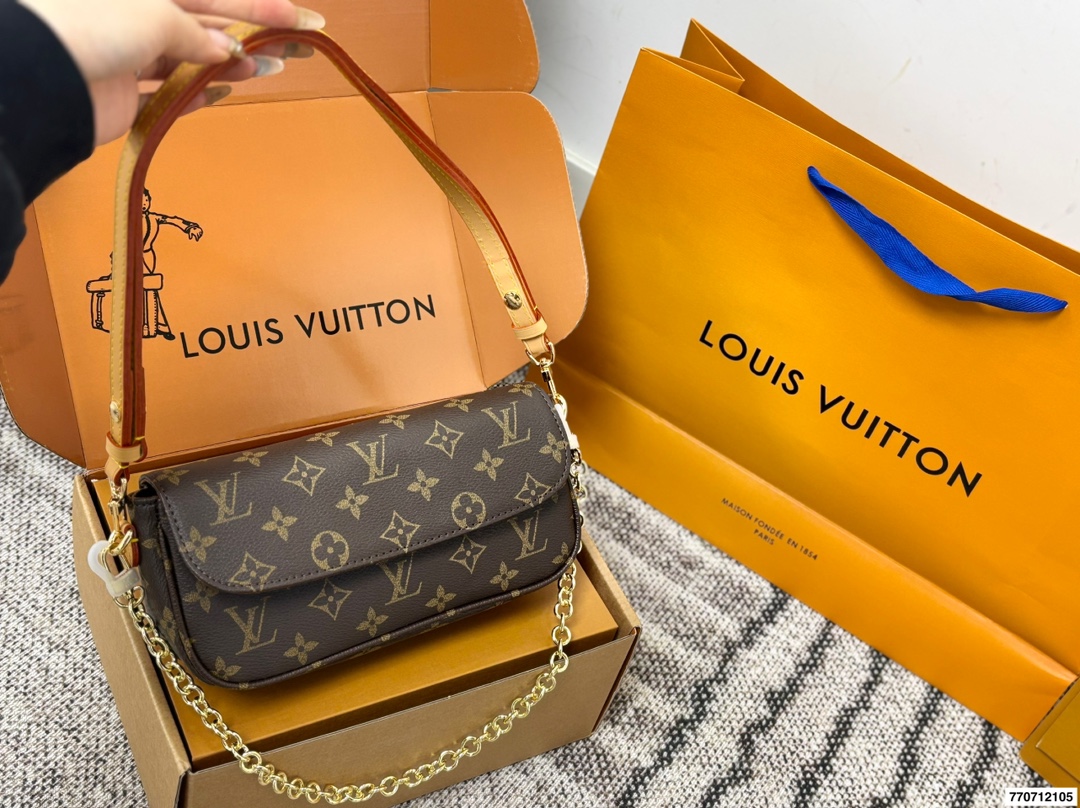 Louis Vuitton p120 21 12 Bag