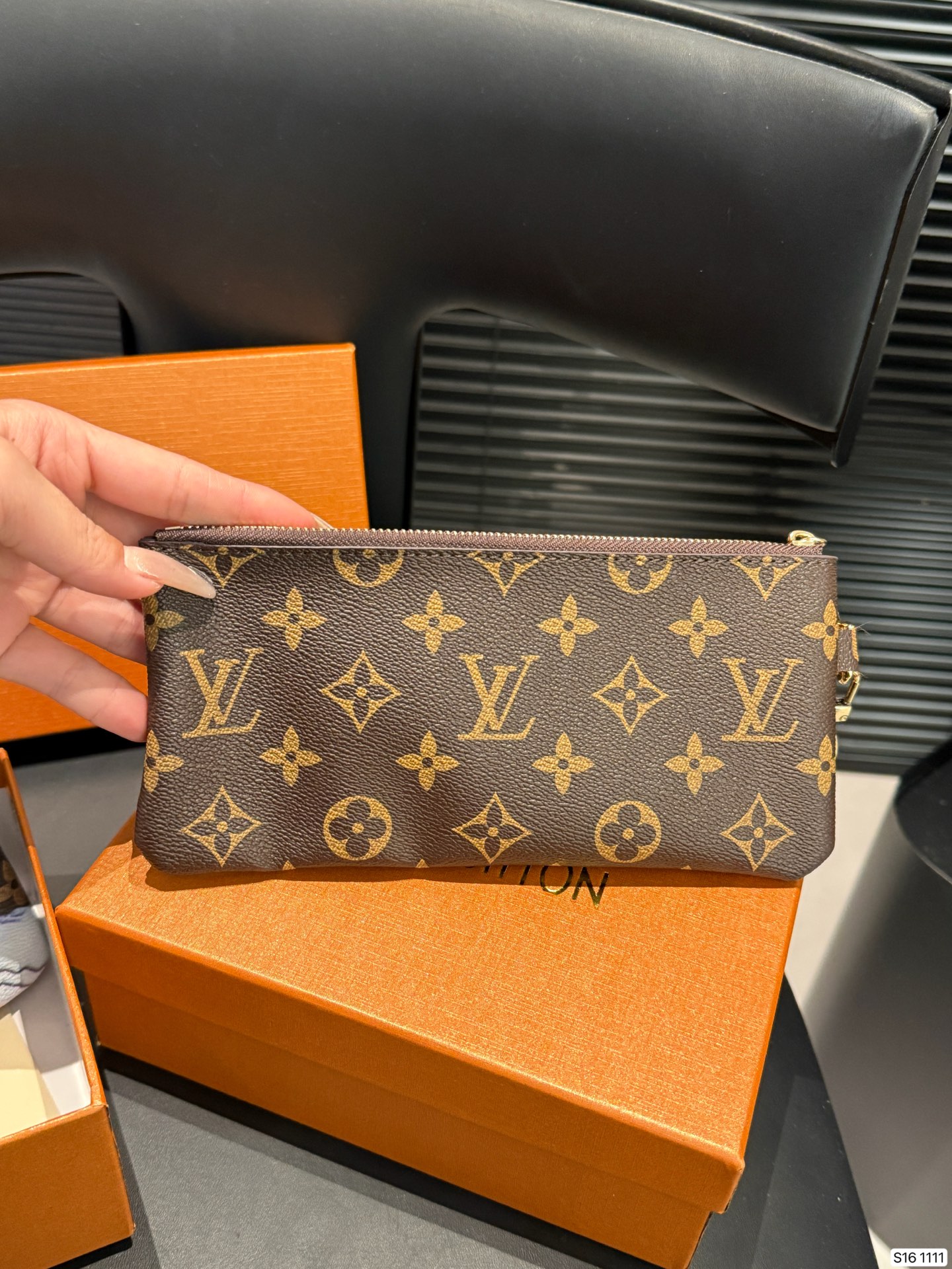 Louis Vuitton P115 20 10 1111 Wallet