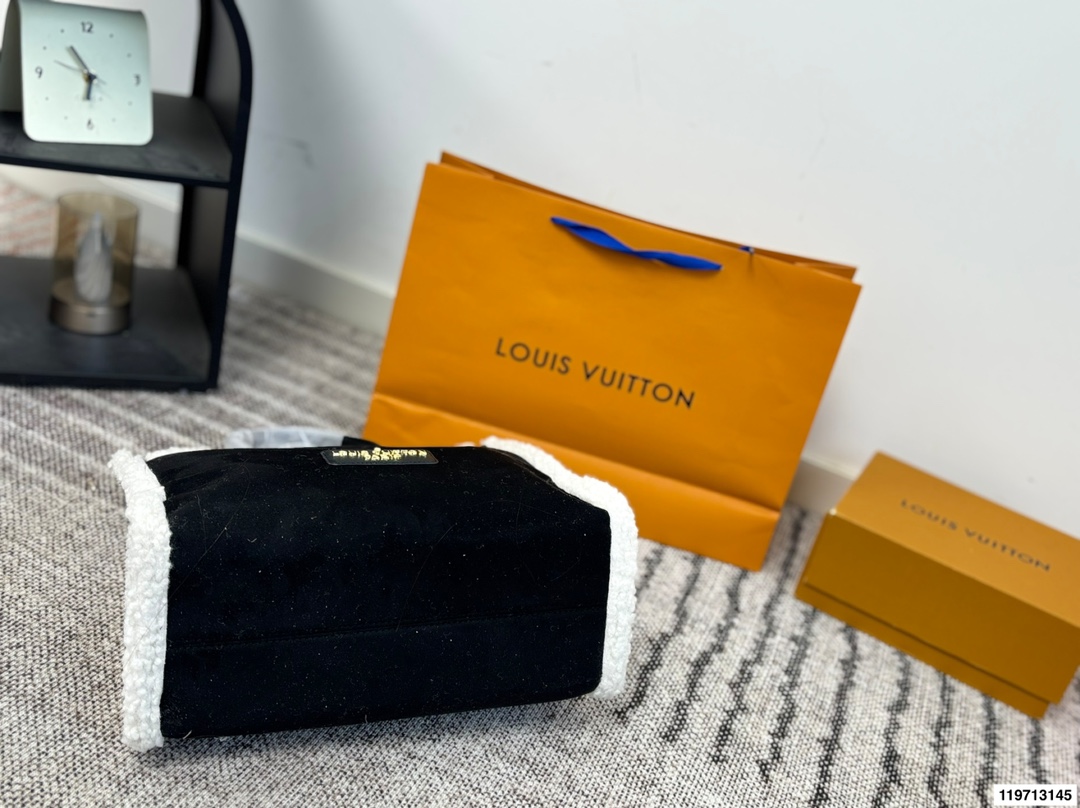 Louis Vuitton p120 34 27 Bag