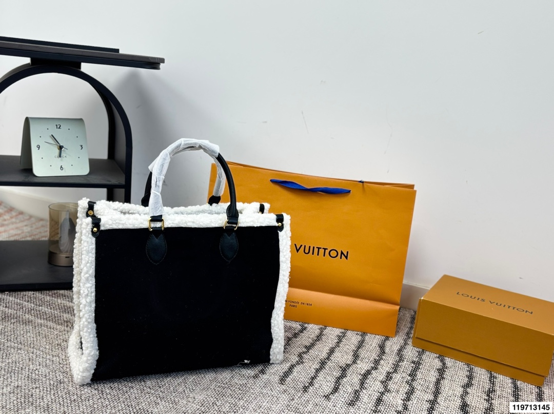 Louis Vuitton p120 34 27 Bag