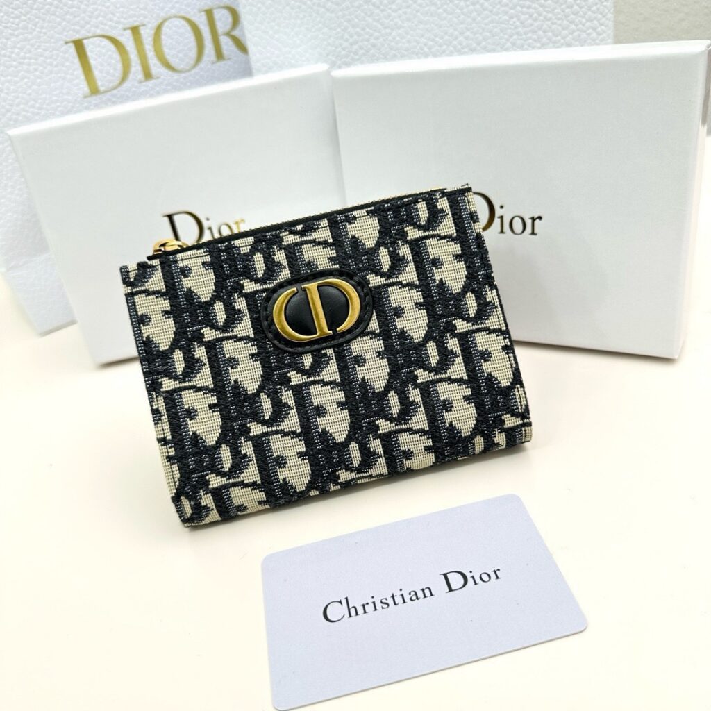 Dior D29 11 Pvc Black Leather Wallet editorial product context 1
