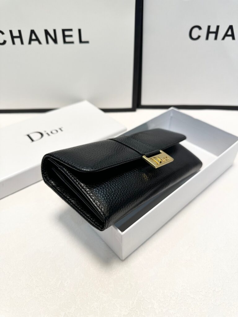 Dior Black Leather Wallet 19 x 10 cm editorial product context 3