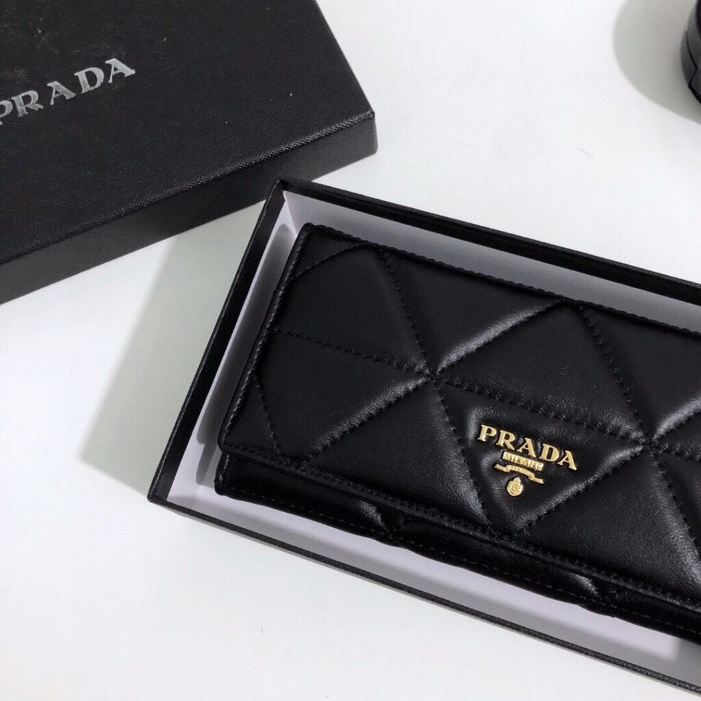 Prada Black Leather Wallet 19 x 10 cm editorial product context 2
