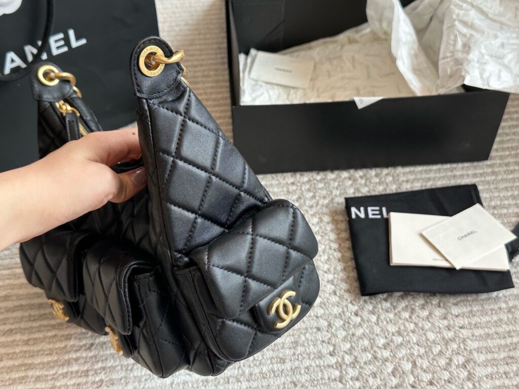 Chanel 24 Vintage Bag 15 cm editorial product context 3