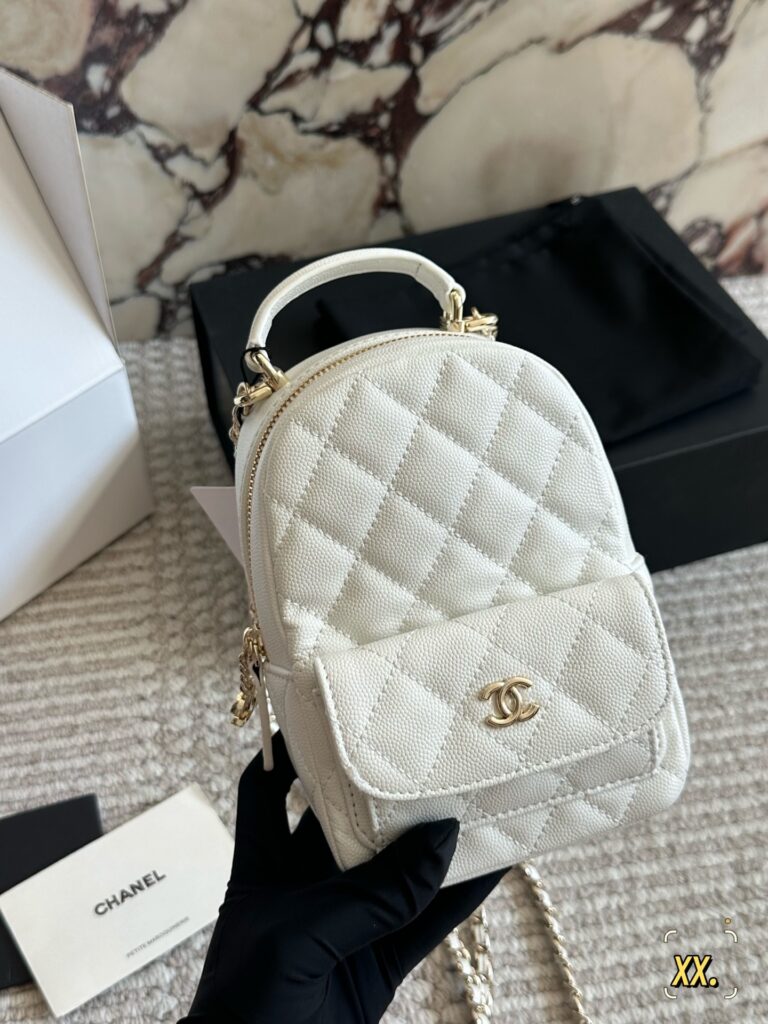 Designer Nice Backpack 13 x 18 cm editorial product context 1