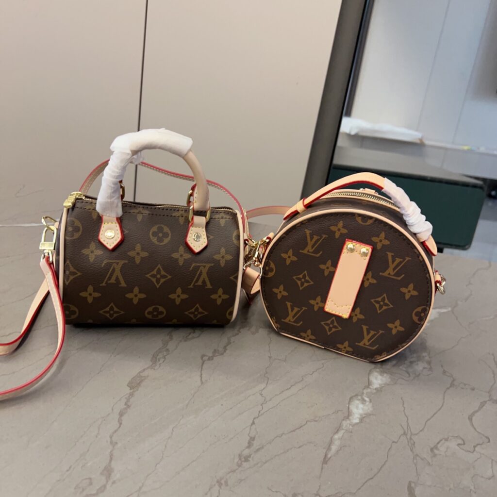 Louis Vuitton Top Wallet editorial product context 3