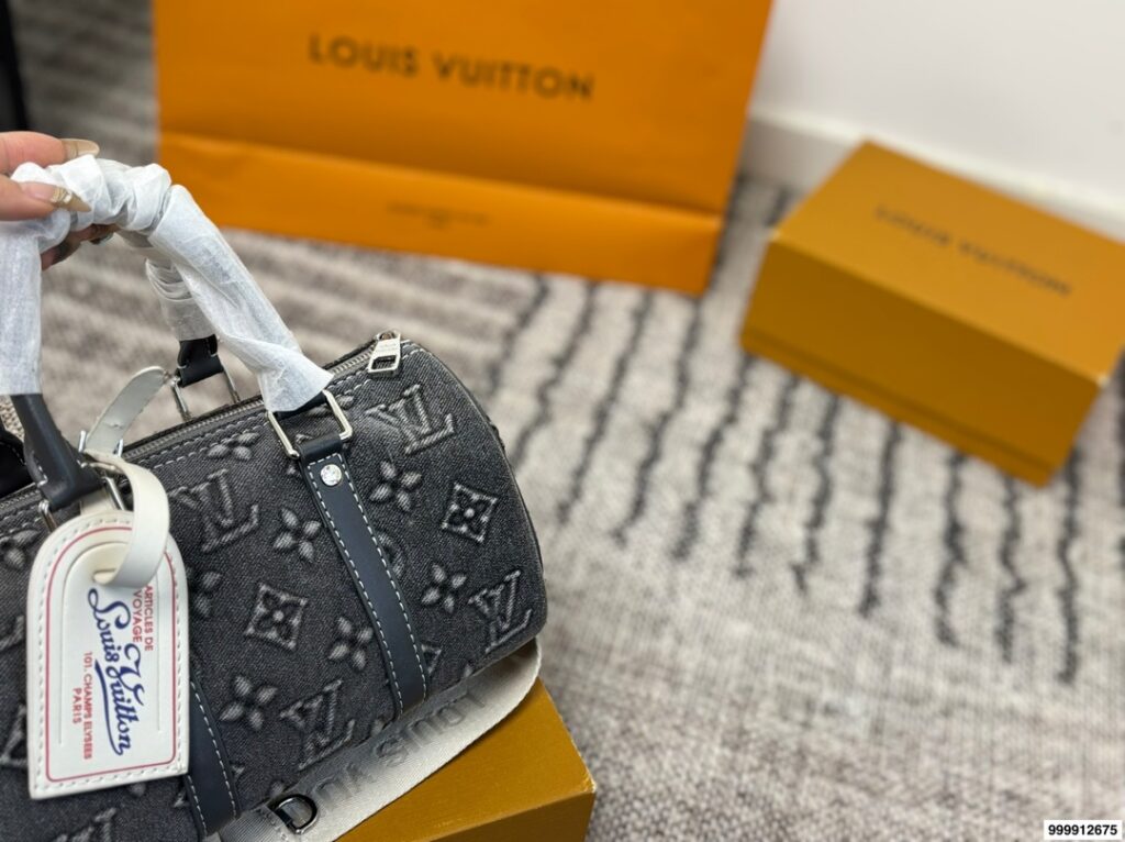 Louis Vuitton Retiro Calfskin Leather Speedy Bag 25 x 11 x 14 cm editorial product context 2