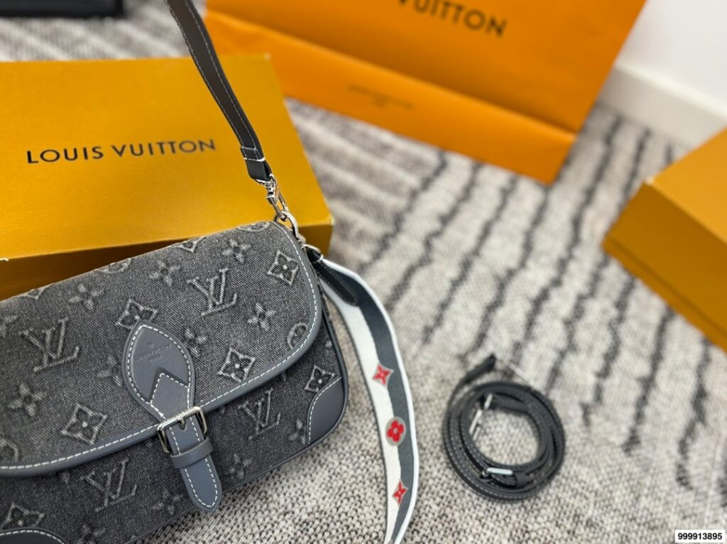 Louis Vuitton Lv Diane Handbag editorial product context 2