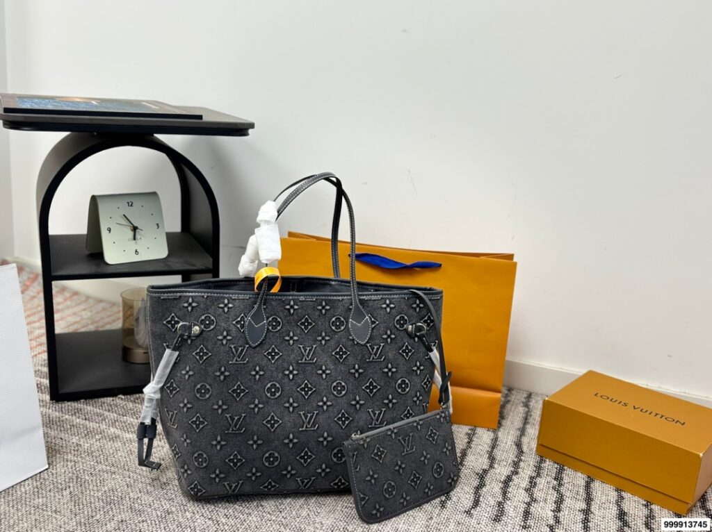Louis Vuitton Loop Tote Bag editorial product context 1