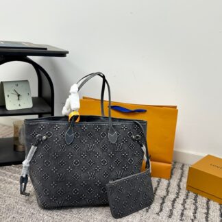 Louis Vuitton p180 Loop 30 33 Tote Bag