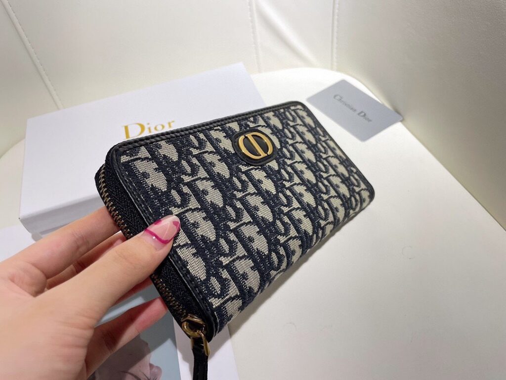 Dior Oblique Cd Plus Black Calfskin Leather Wallet 5 x 3 cm editorial product context 2