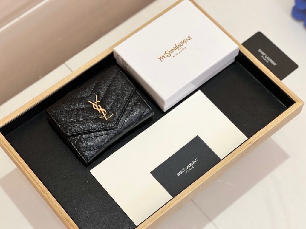 Saint Laurent Black Leather Wallet 11 x 10 x 2 cm editorial product context 2