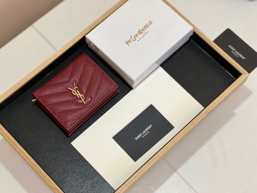 Saint Laurent Black Leather Wallet 11 x 10 x 2 cm editorial product context 3