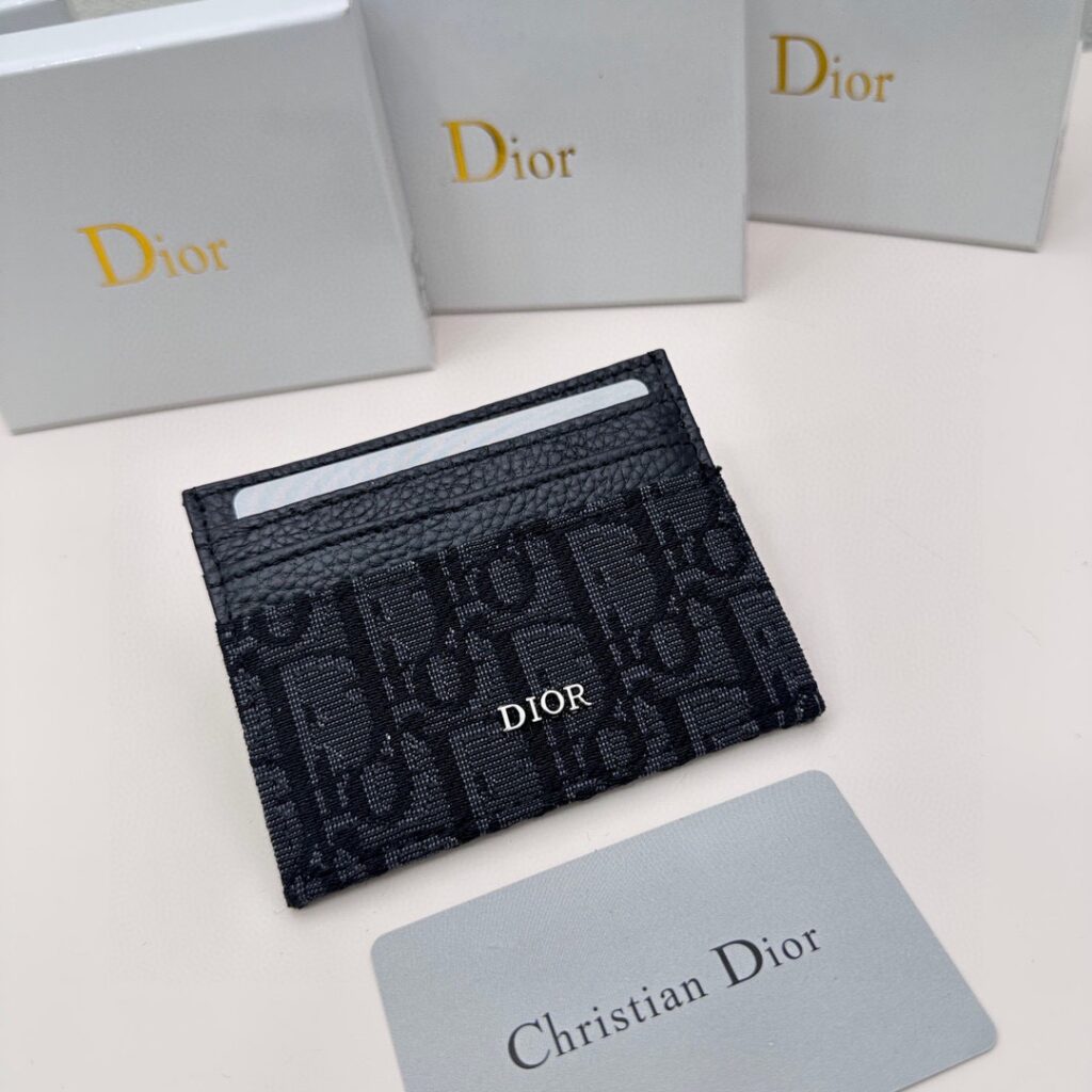 Dior P55 D45 10 Bag 10 x 7.5 cm editorial product context 1