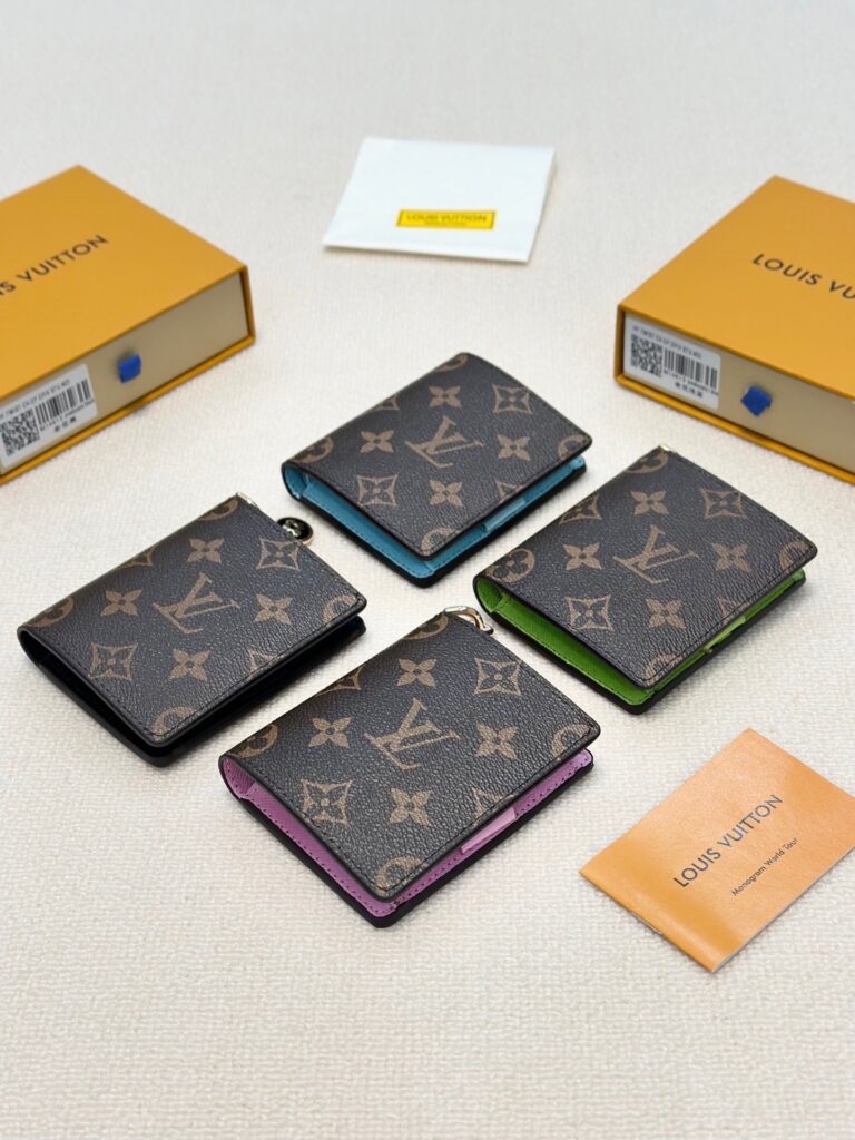 Louis Vuitton 11 Mportefeuille Lisa Monogram Canvas Wallet 5 x 9 cm editorial product context 1