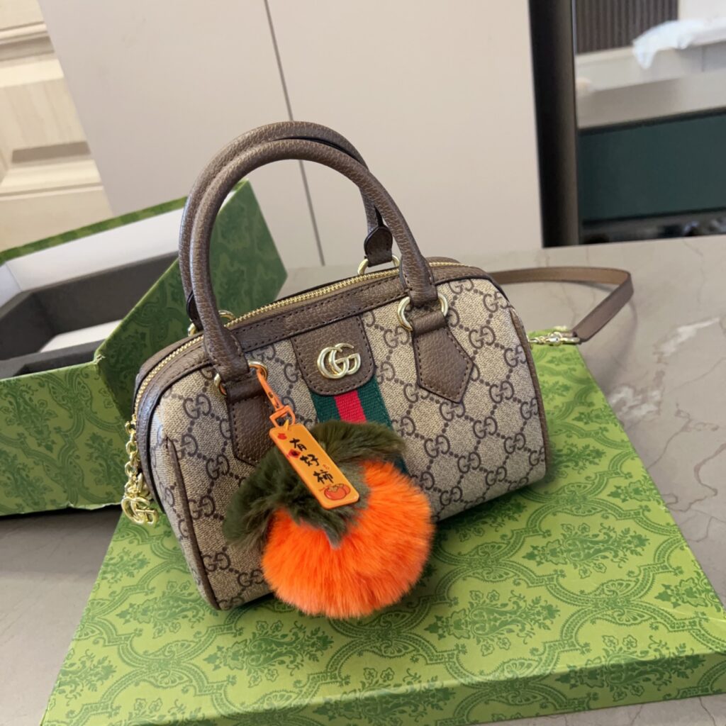 Gucci Top Wallet editorial product context 2