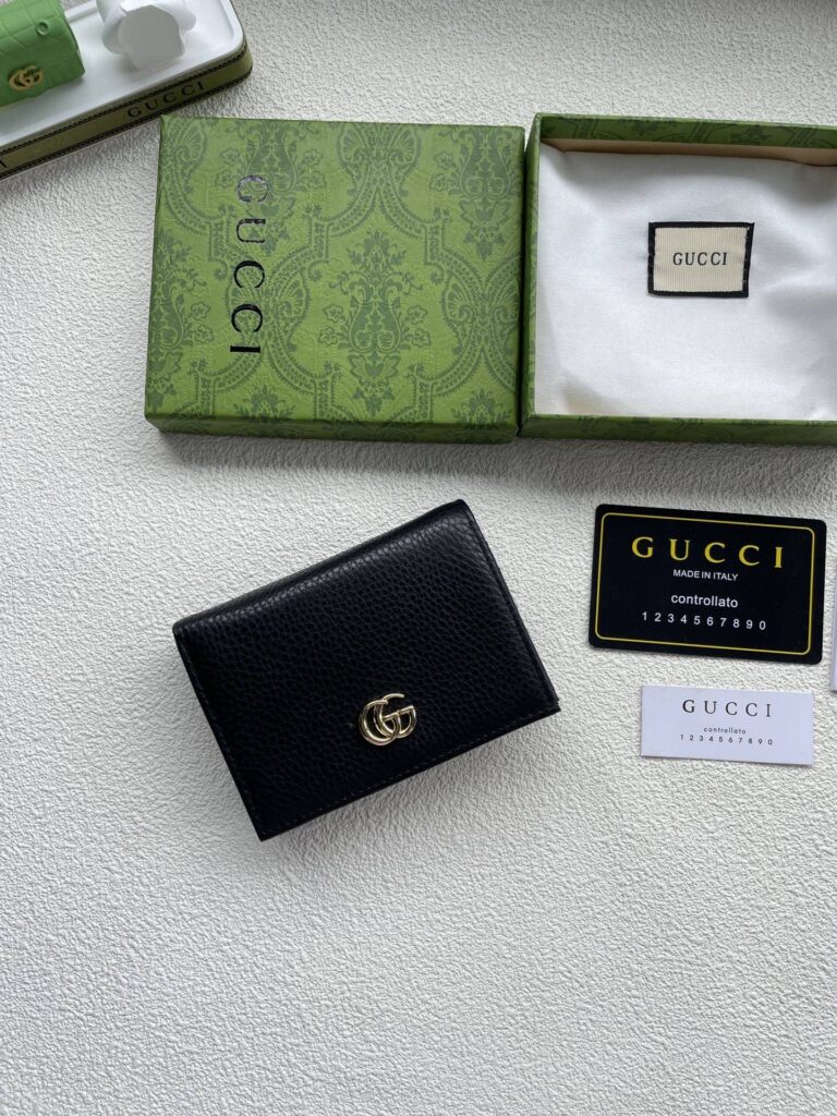 Designer 2 Black Leather Wallet 11 x 10 cm editorial product context 1