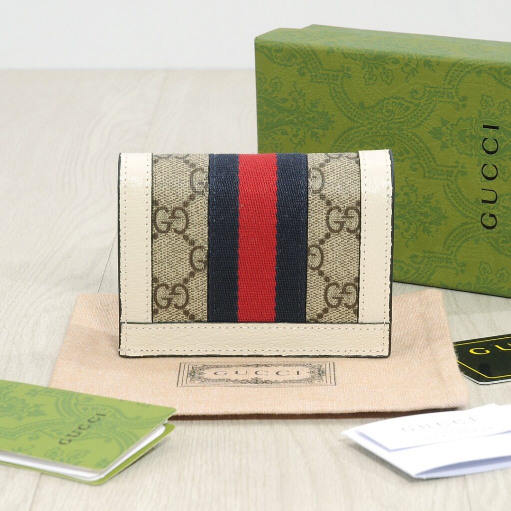 Gucci White Leather Bag 9 x 3 cm editorial product context 3