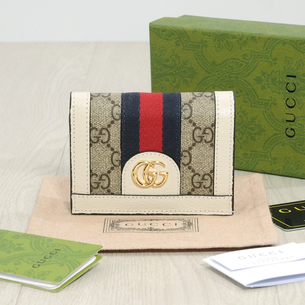 Gucci White Leather Bag 9 x 3 cm editorial product context 1