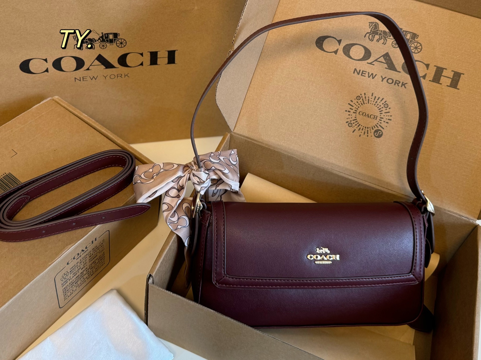 Coach P160 25 14 Etta Bag 25 x 14 cm