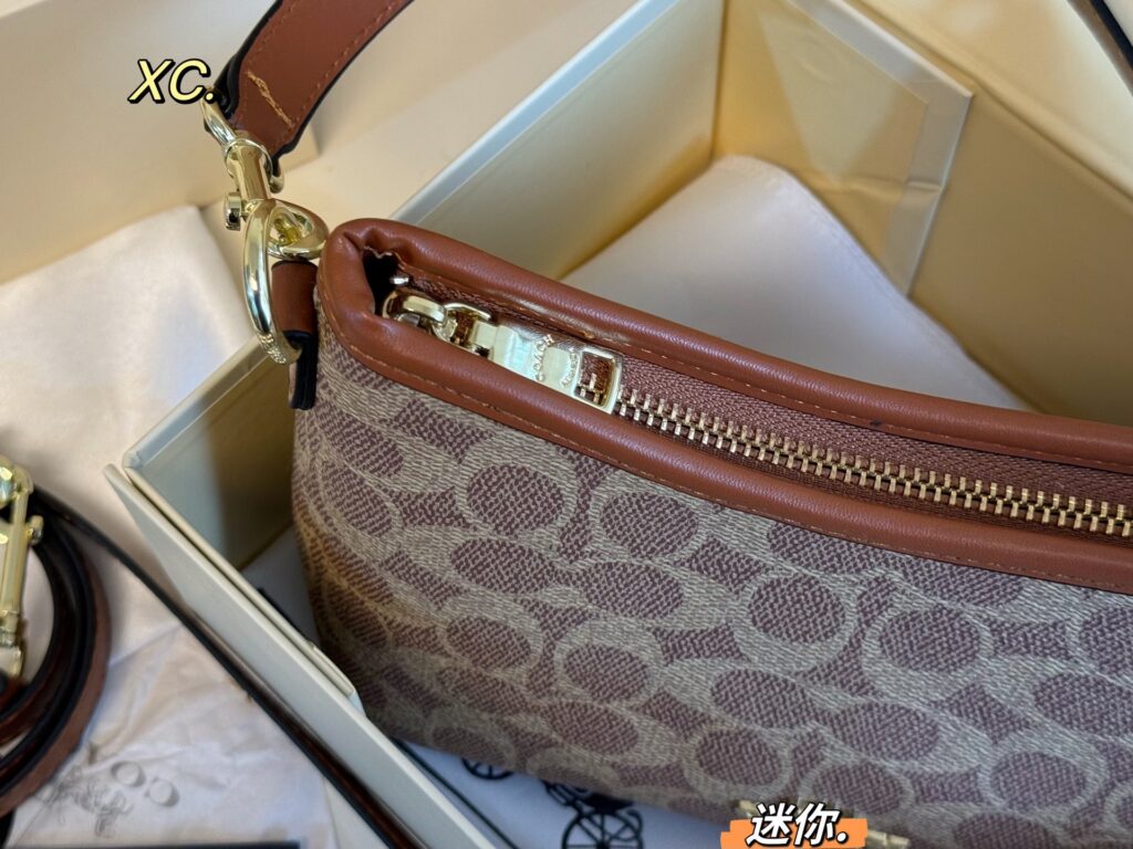 Coach Laurel Mini Crossbody Bag 20 x 14 cm editorial product context 3