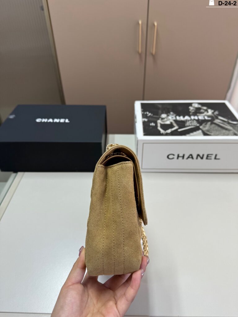 Chanel 24 Cf Crossbody Bag 25 x 13 cm editorial product context 2