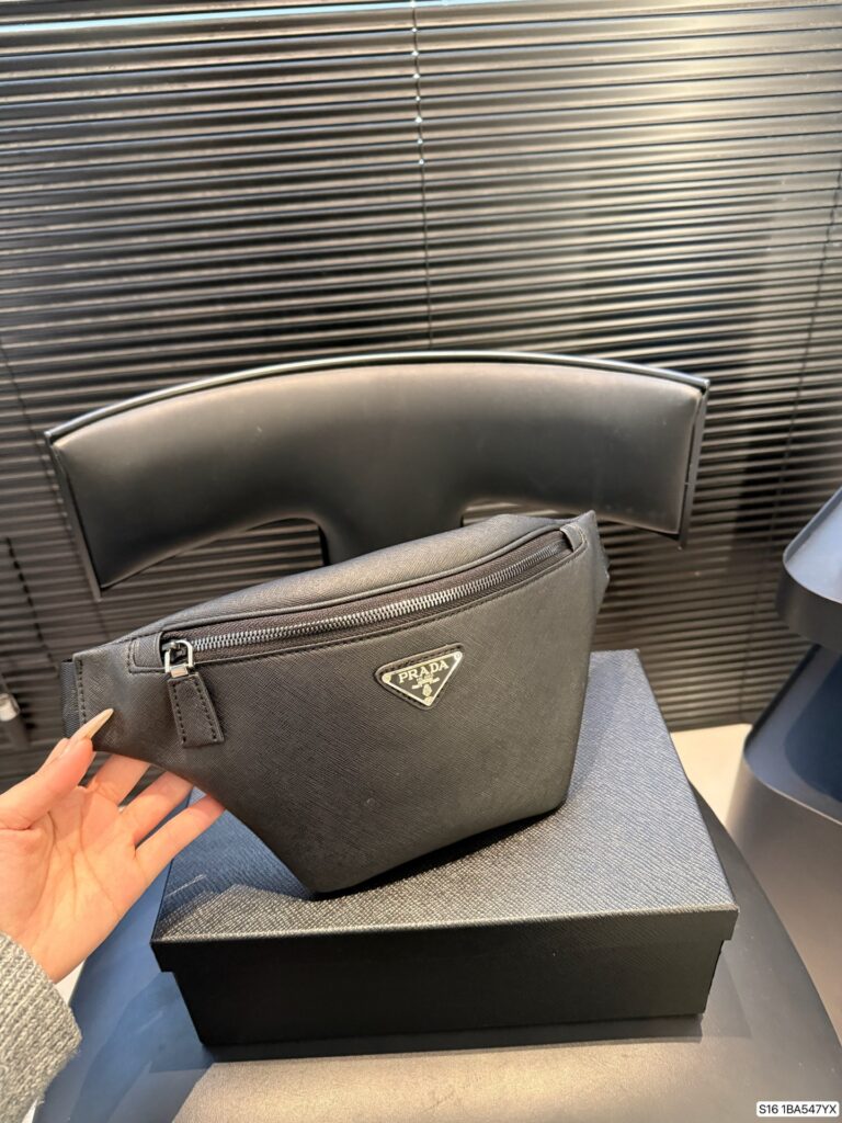 Prada Ba547 Bag editorial product context 3