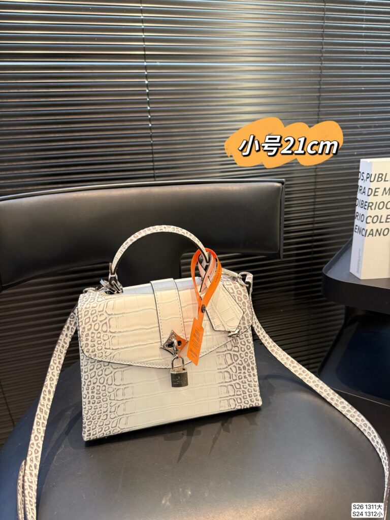 Louis Vuitton Sales Pro Ma Kelly Crossbody Bag editorial product context 1