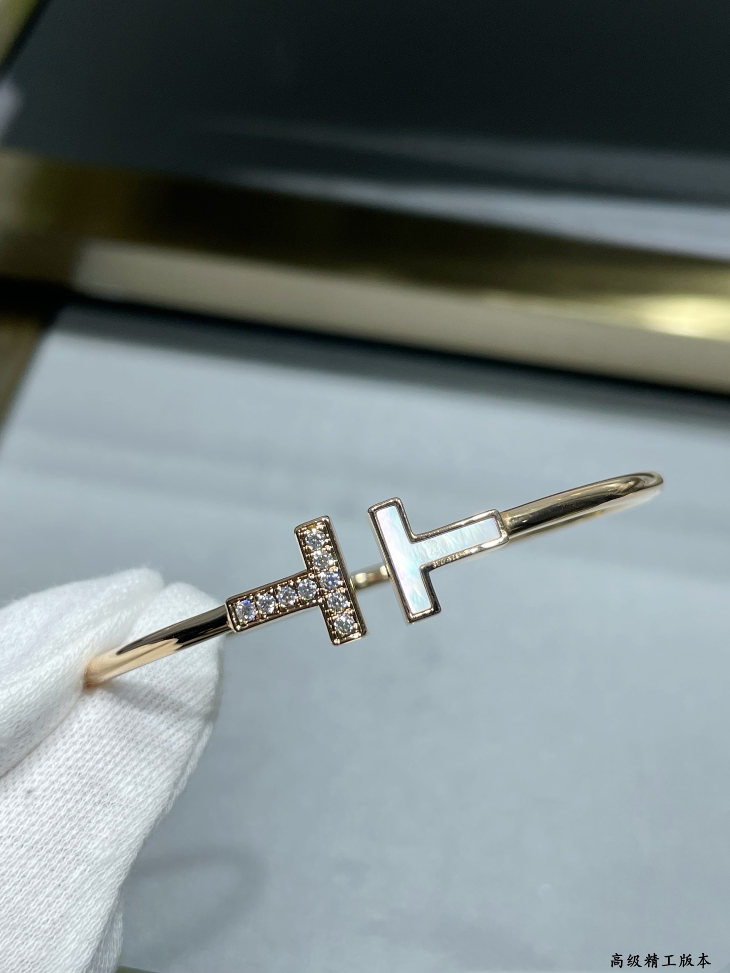 Luxury Designer Handbag QZFZ - Premium Crafted Statement Bag