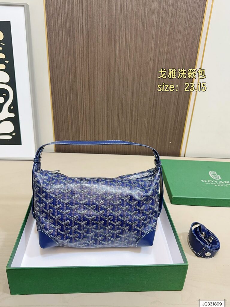 Designer 110 23 15 Bag 23 x 15 cm editorial product context 1
