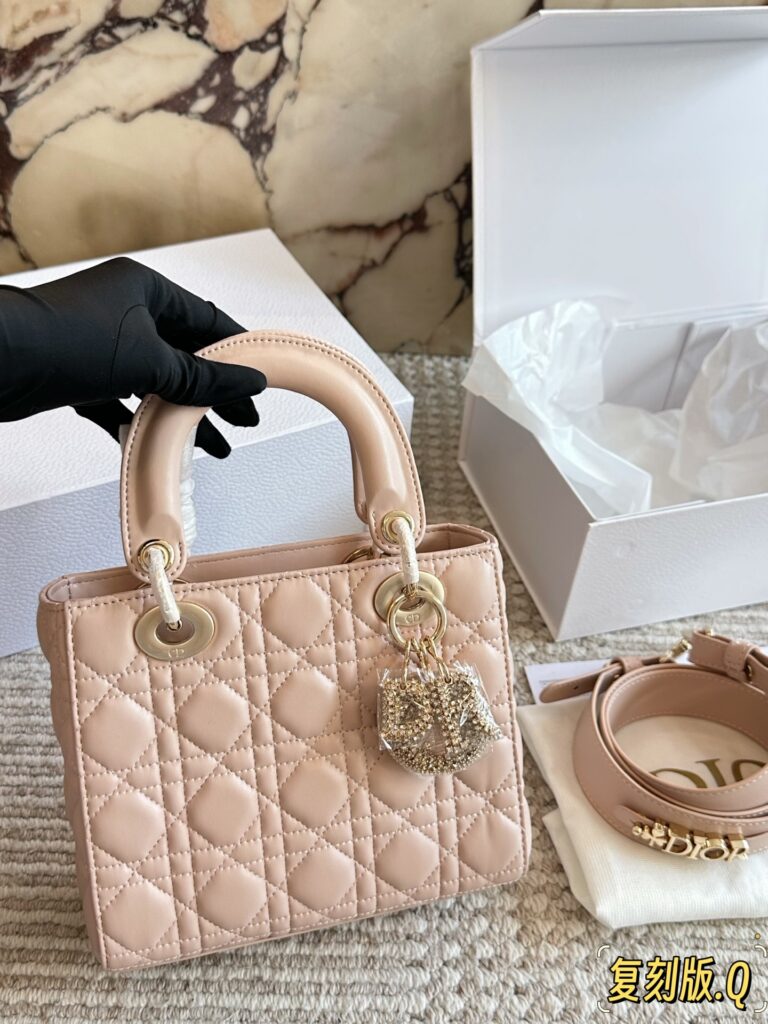 Designer Lady Bag 17 cm editorial product context 2