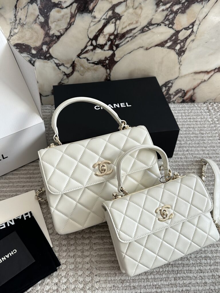 Designer 25 Trendy Cc Small Black Bag 20 x 15 cm editorial product context 1