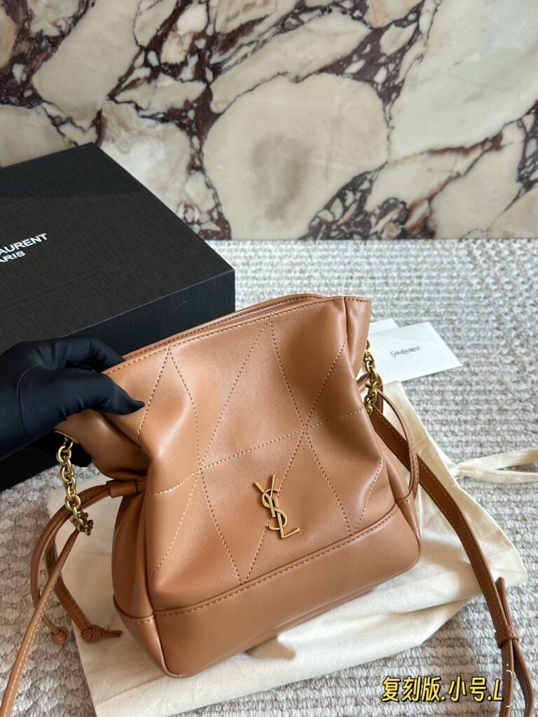 Saint Laurent Jamie Small Handbag 20 x 21 cm editorial product context 1